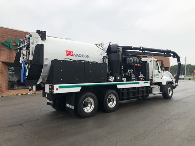 Image of Freightliner 114SD equipment image 1