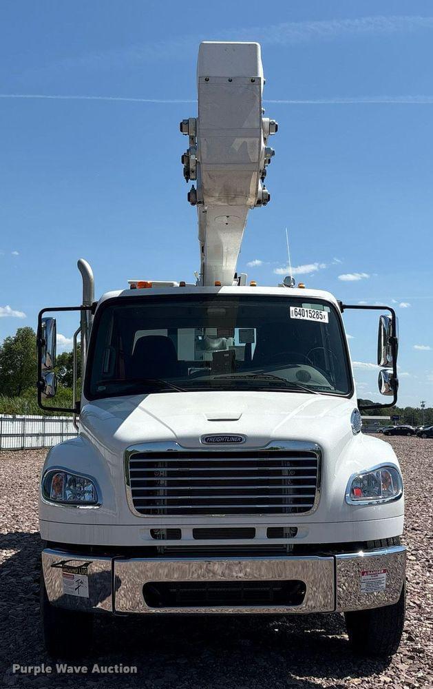 Image of Freightliner Business Class M2 equipment image 1