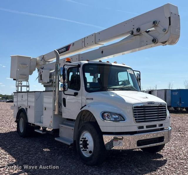 Image of Freightliner Business Class M2 equipment image 2