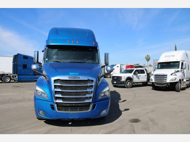 Image of Freightliner Cascadia 126 equipment image 1