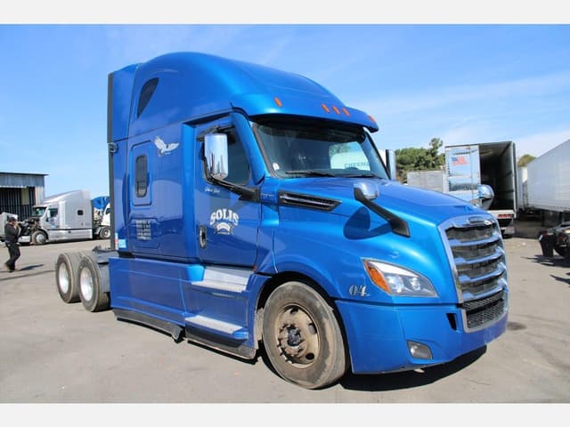 Image of Freightliner Cascadia 126 equipment image 2