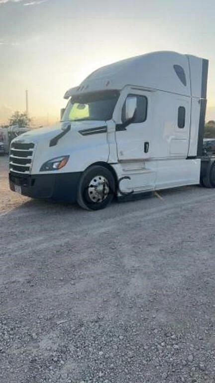 Image of Freightliner Cascadia equipment image 1