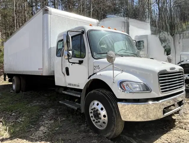 Image of Freightliner M2 equipment image 4