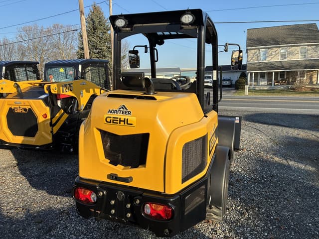 Image of Gehl AL550 equipment image 2