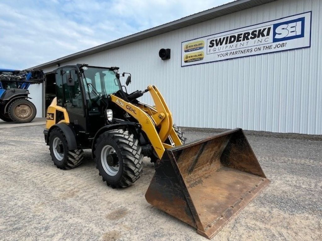2023 Gehl AL750 Equipment Image0