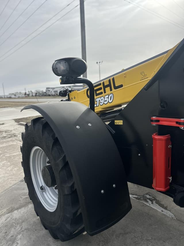 Image of Gehl ALT950 equipment image 4