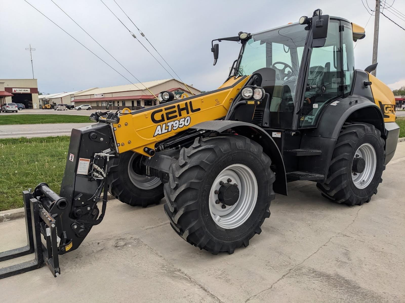 2023 Gehl ALT950 Equipment Image0