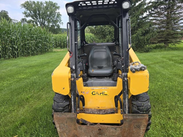 Image of Gehl R135 equipment image 4