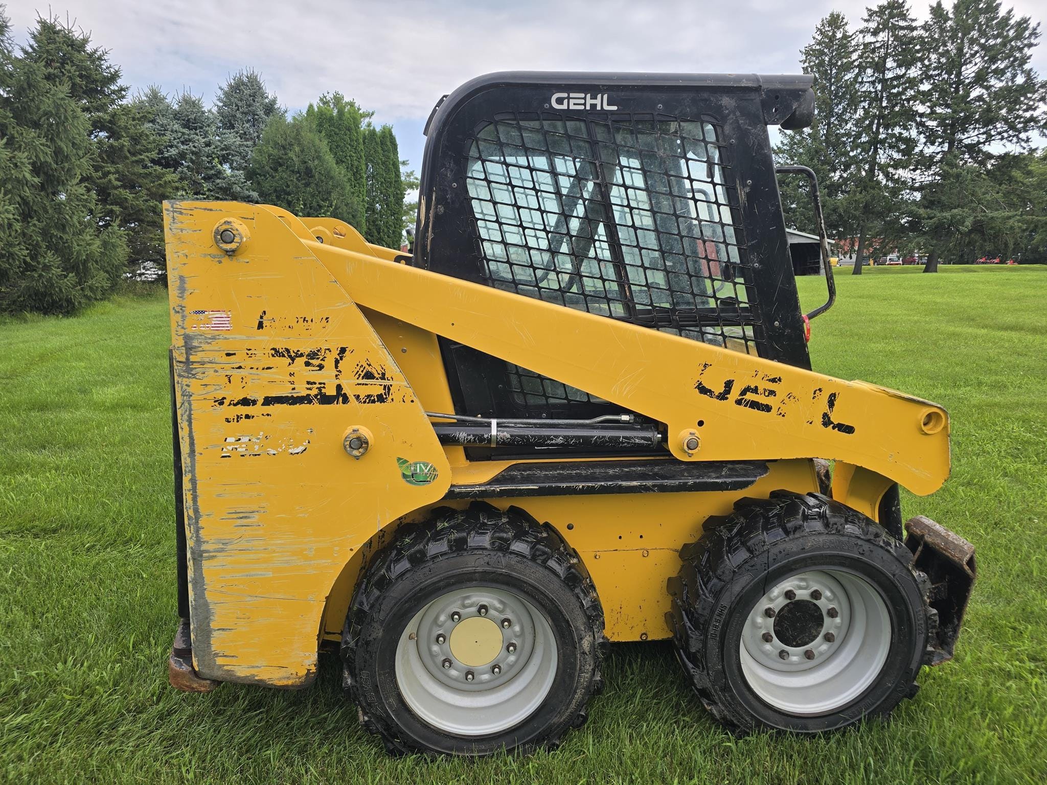 2023 Gehl R135 Equipment Image0