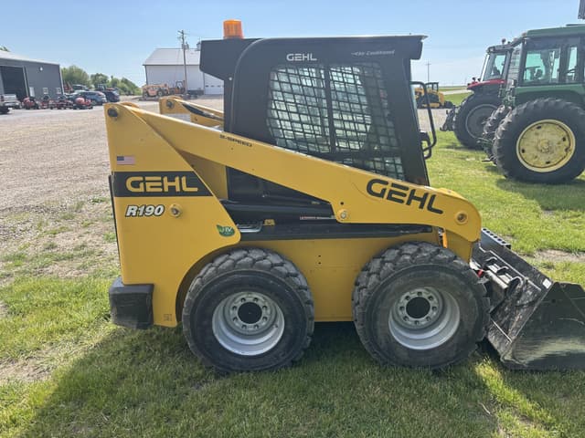 Image of Gehl R190 equipment image 3