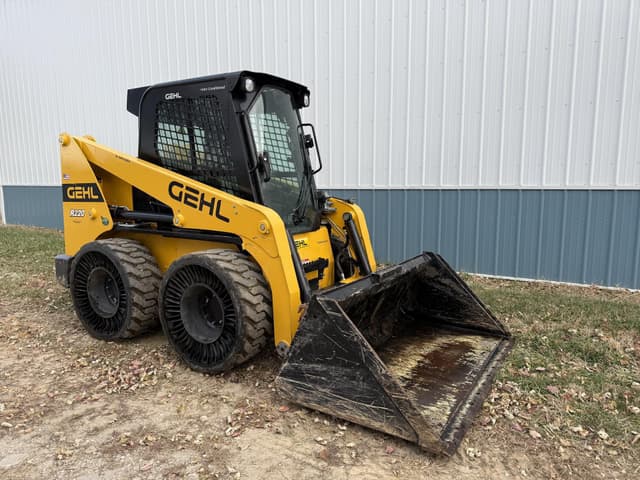 Image of Gehl R220 equipment image 1