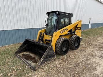 Main image Gehl R220