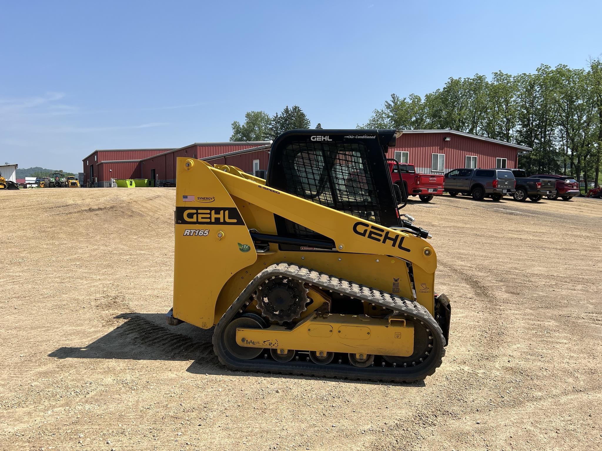 2023 Gehl RT165 Equipment Image0