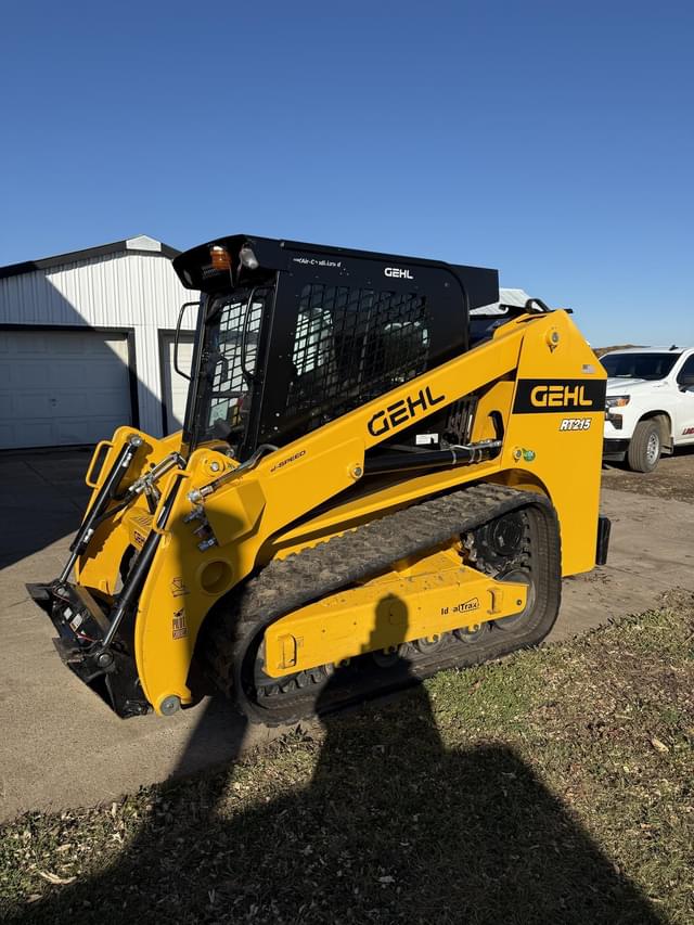 Image of Gehl RT215 equipment image 4