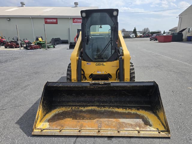 Image of Gehl V270 equipment image 3