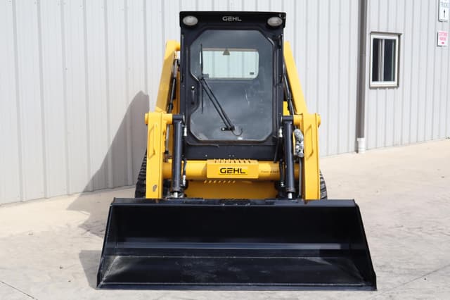 Image of Gehl VT320 equipment image 1
