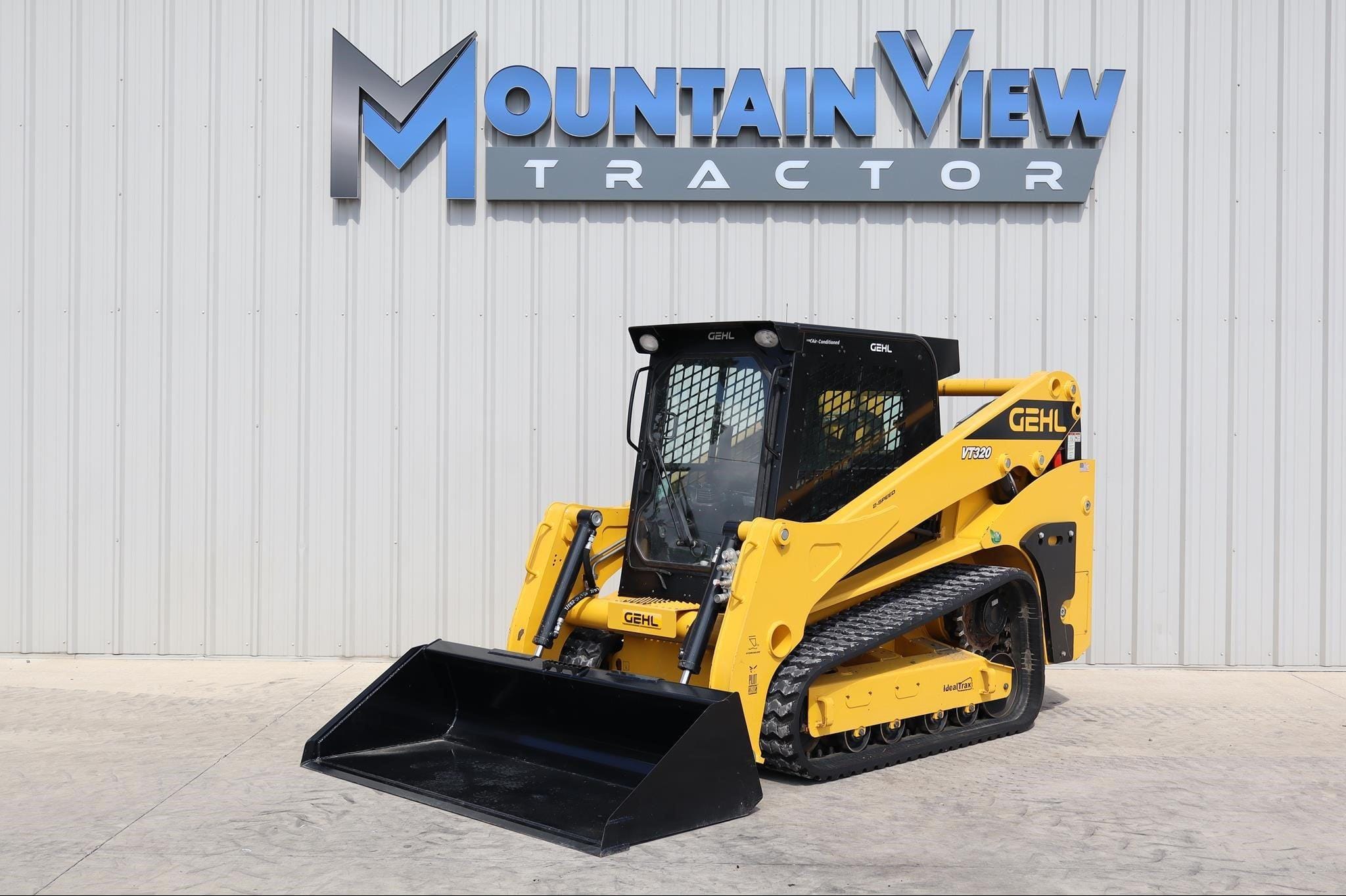 2023 Gehl VT320 Equipment Image0