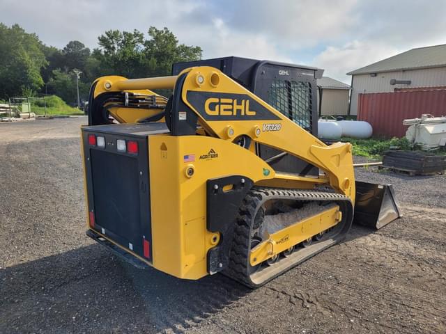 Image of Gehl VT320 equipment image 2