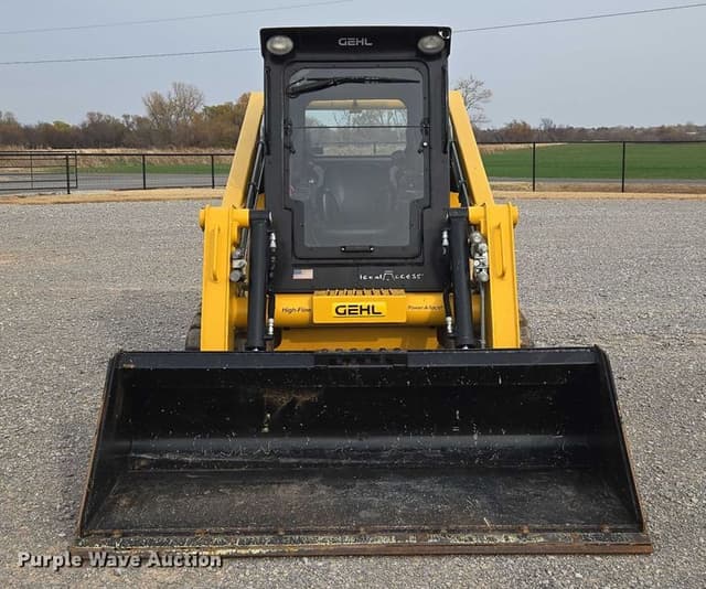 Image of Gehl VT320 equipment image 1