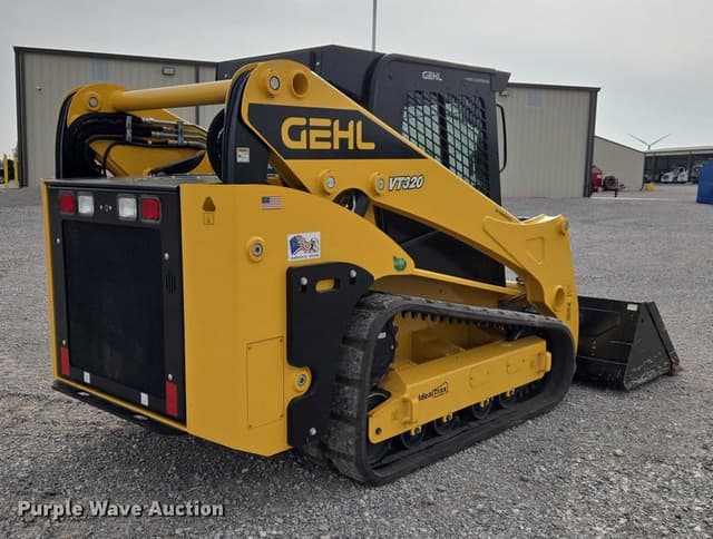 Image of Gehl VT320 equipment image 4