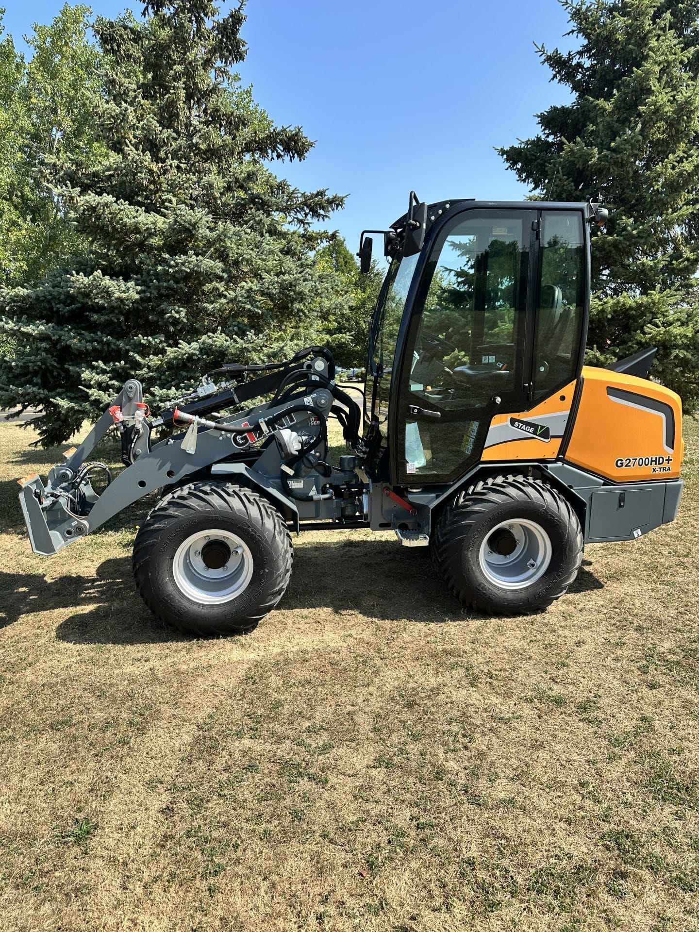 2023 Giant G2700HD+ X-Tra Equipment Image0