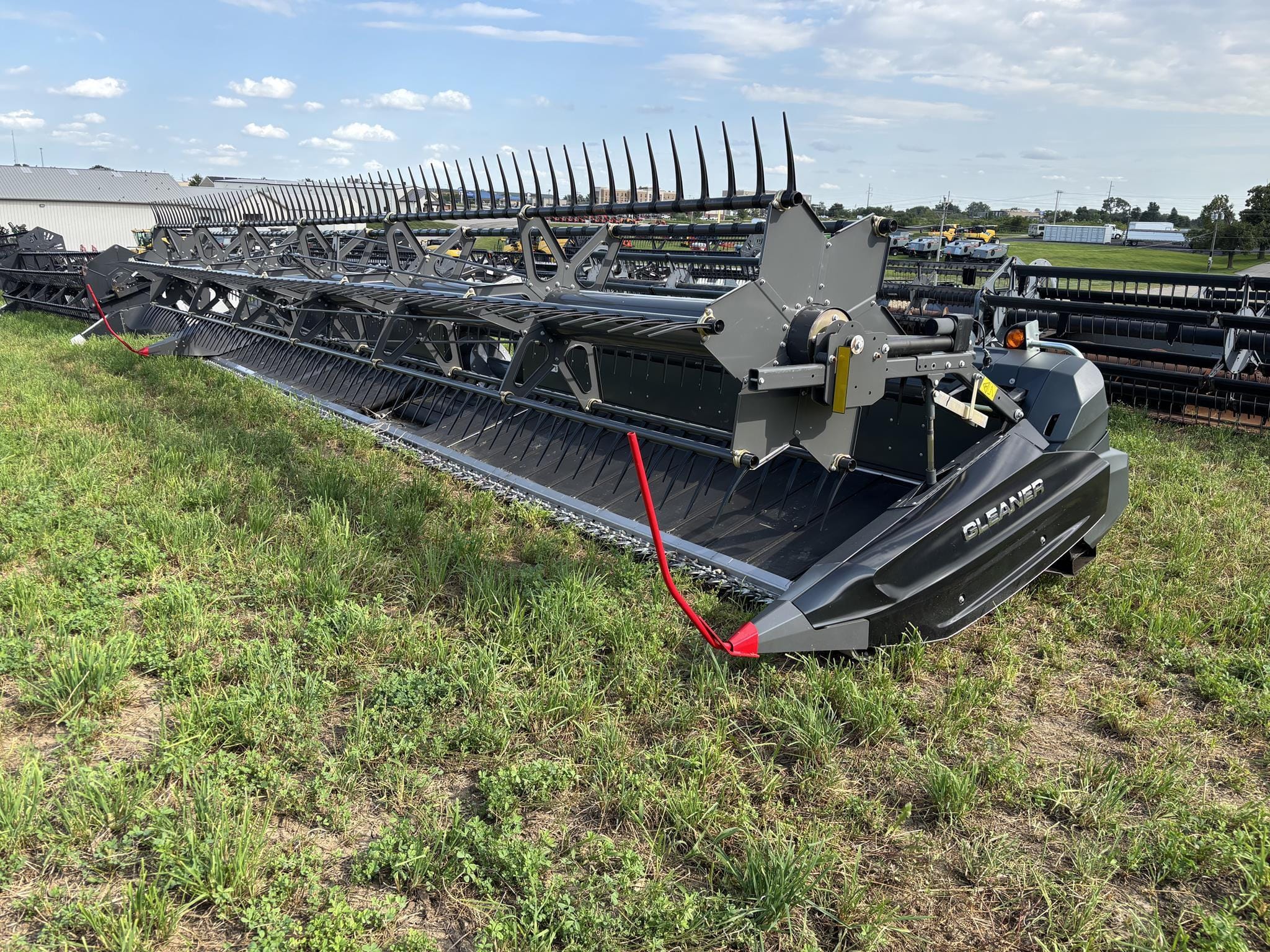 2023 Gleaner 9335 Equipment Image0