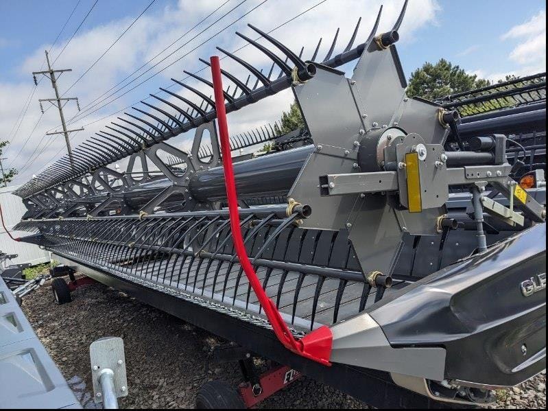 2023 Gleaner 9335 Equipment Image0