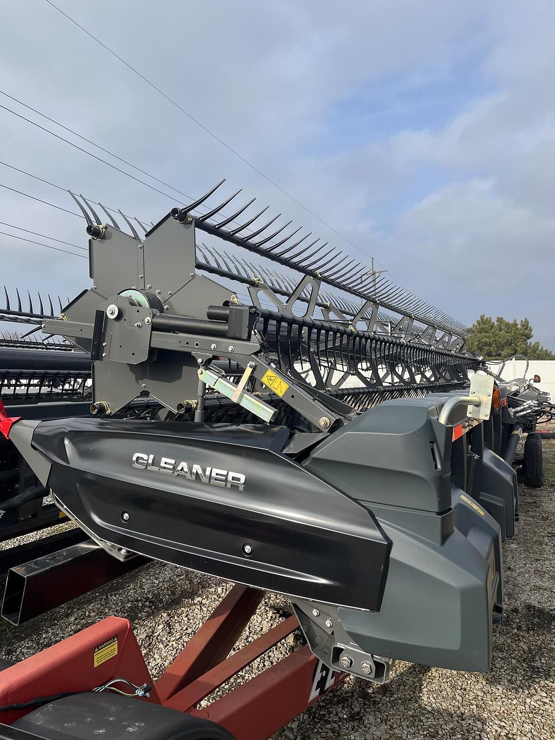 Image of Gleaner 9335 Primary Image