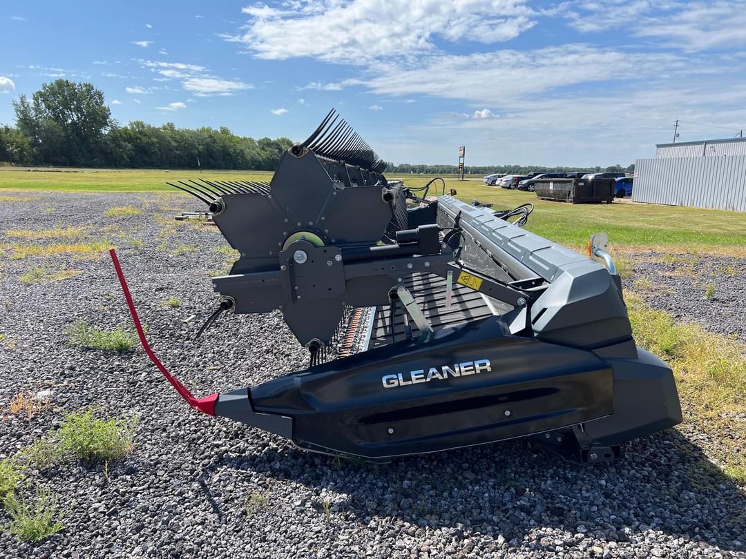 Image of Gleaner 9335 Primary image