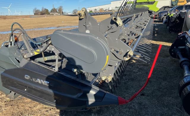 Image of Gleaner 9335 equipment image 2