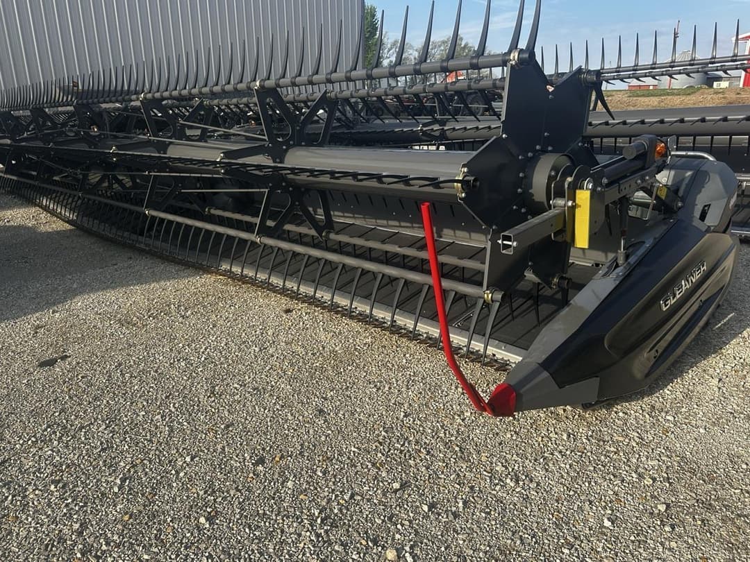 Image of Gleaner 9335 Primary image