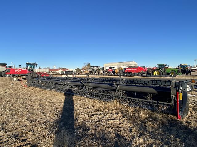 Image of Gleaner 9340 equipment image 1
