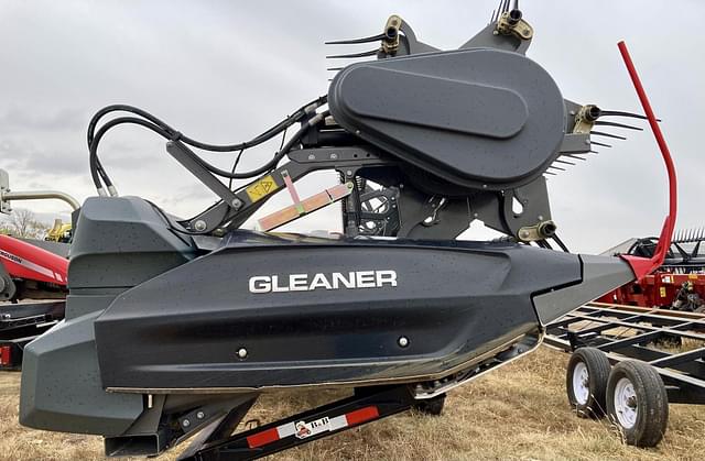 Image of Gleaner 9340 equipment image 1