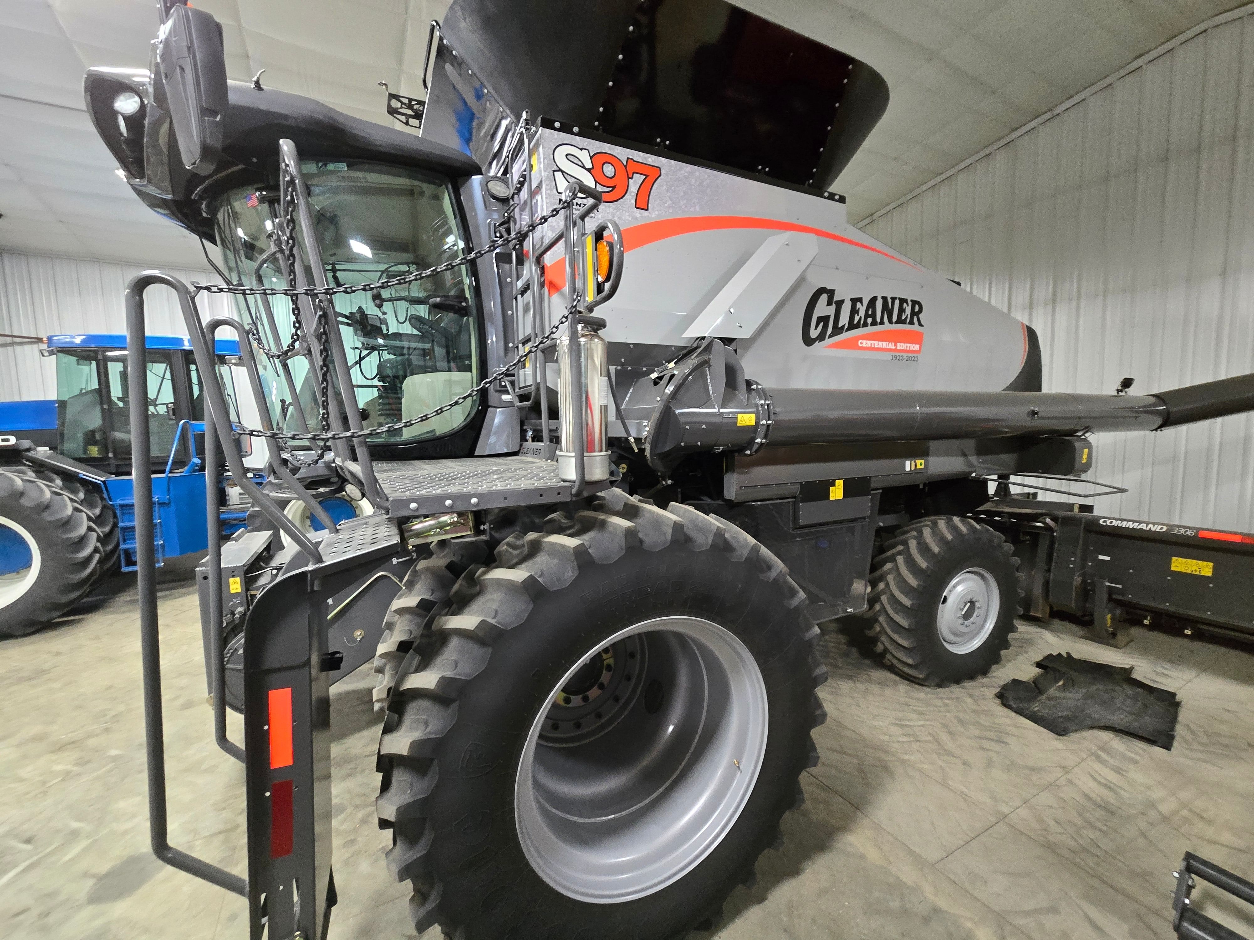 2023 Gleaner S97 Equipment Image0