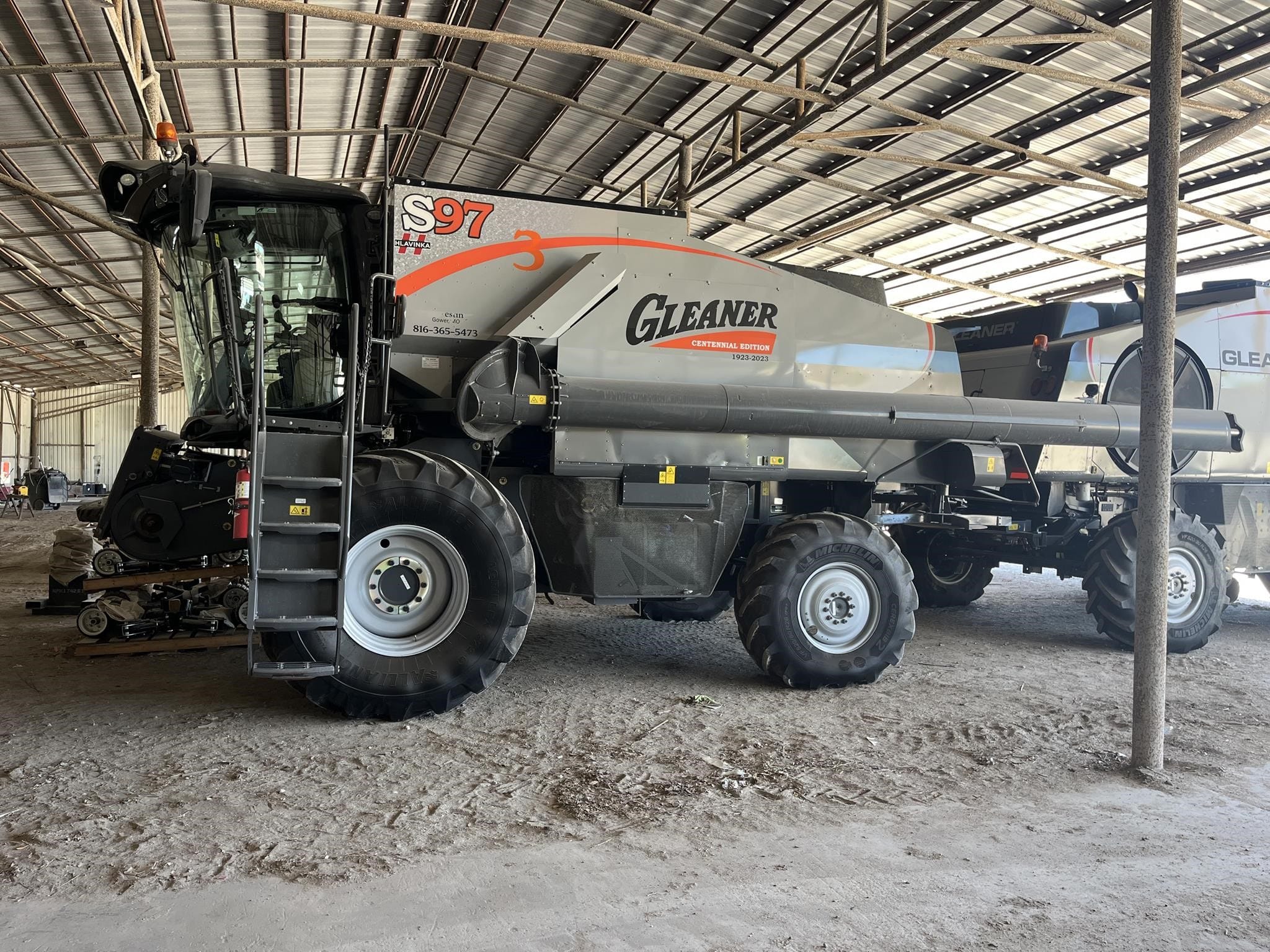 2023 Gleaner S97 Equipment Image0