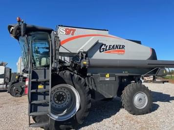 Main image Gleaner S97