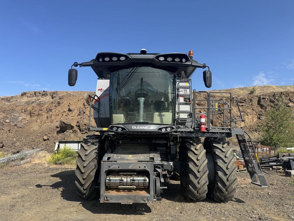 2023 Gleaner S98 Equipment Image0
