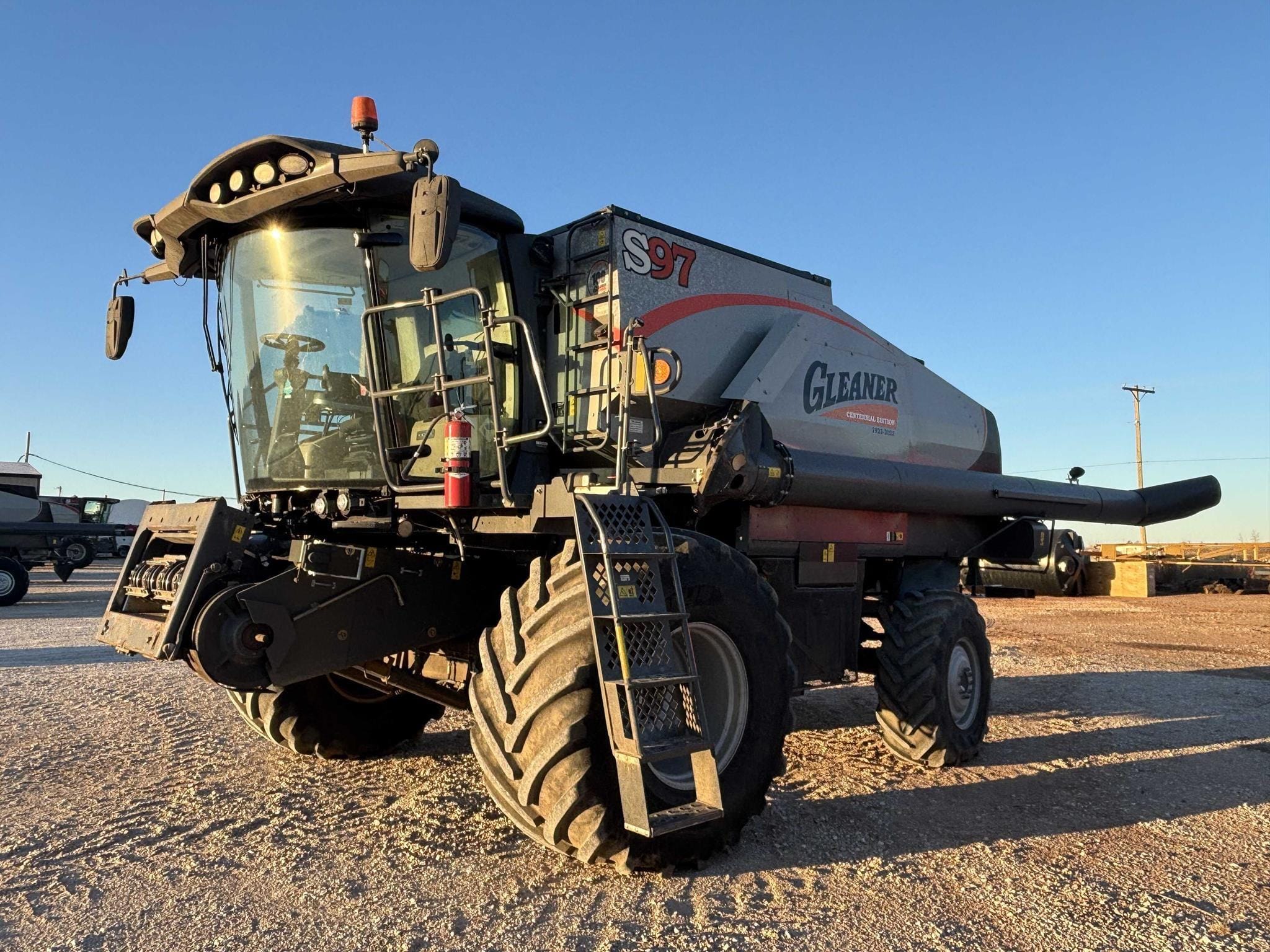 2023 Gleaner S97 Equipment Image0