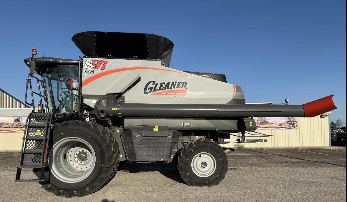 2023 Gleaner S97 Equipment Image0