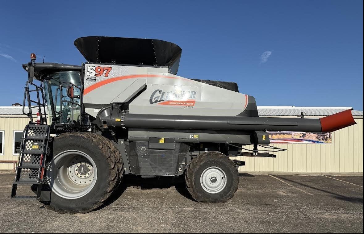 2023 Gleaner S97 Equipment Image0