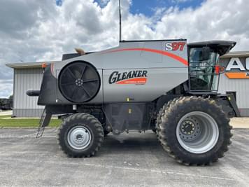 Main image Gleaner S97