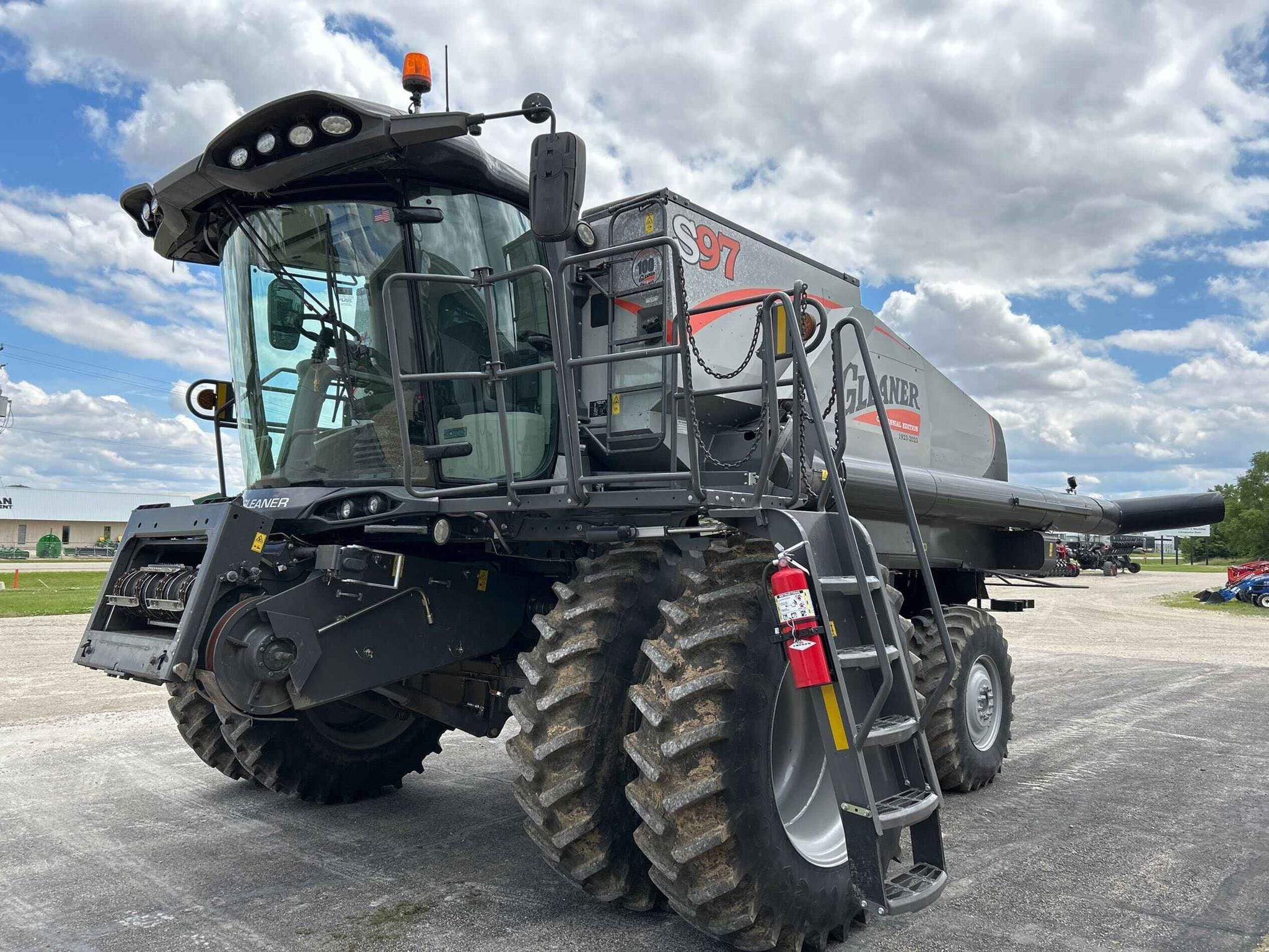 2023 Gleaner S97 Equipment Image0