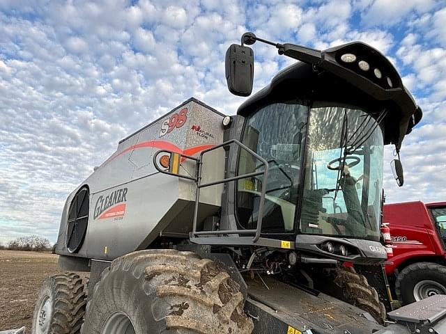 Image of Gleaner S98 equipment image 2