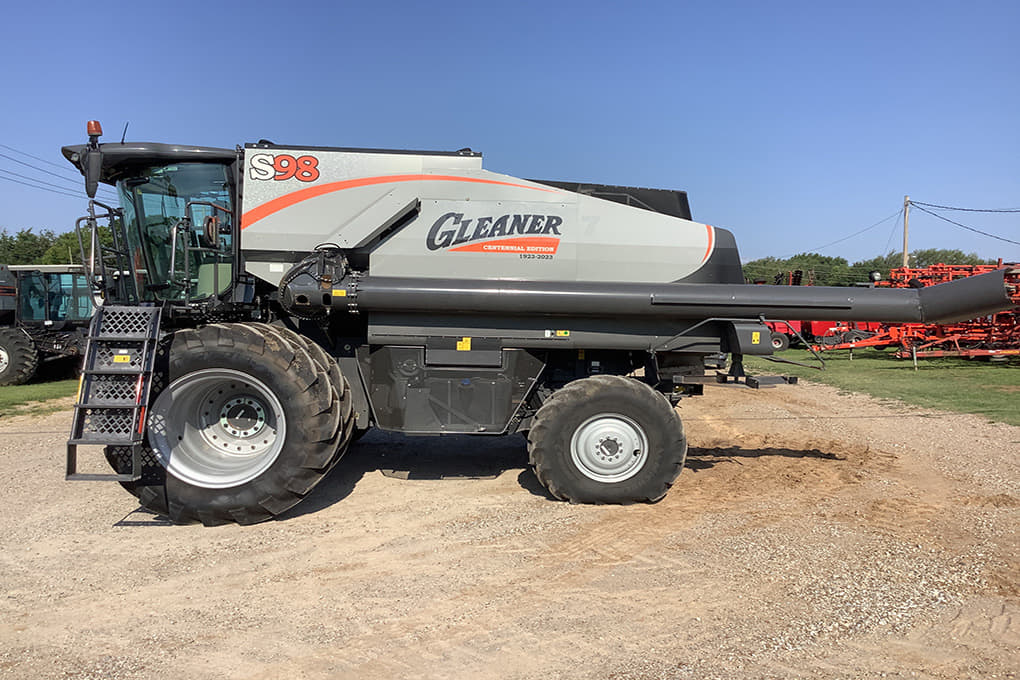 Image of Gleaner S98 Primary image