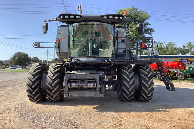 Image of Gleaner S98 equipment image 1