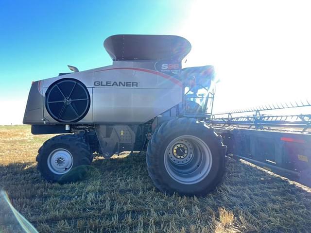 Image of Gleaner S98 equipment image 1