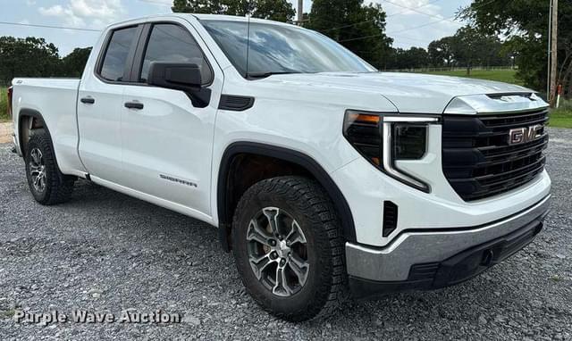 Image of GMC Sierra 1500 equipment image 2
