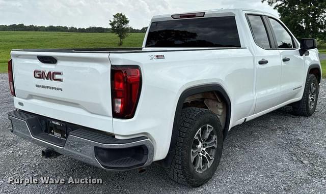 Image of GMC Sierra 1500 equipment image 4