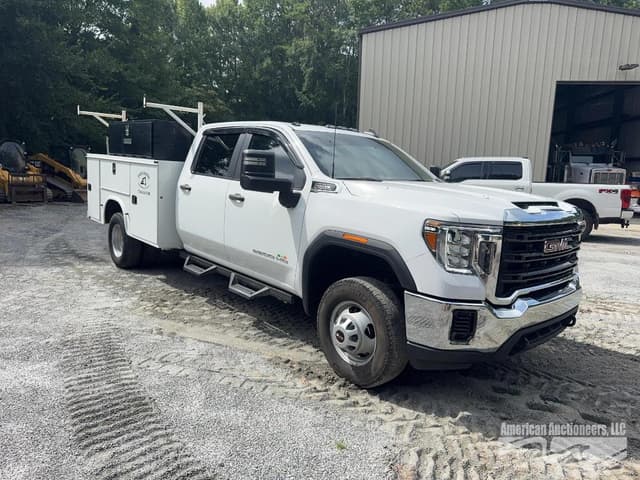 Image of GMC 3500HD equipment image 2