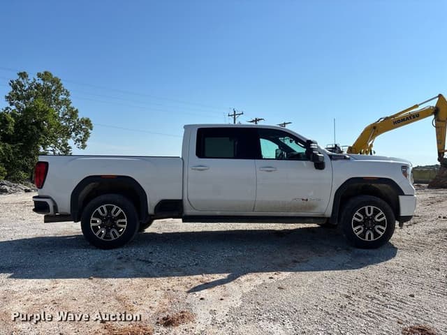 Image of GMC 3500HD equipment image 3